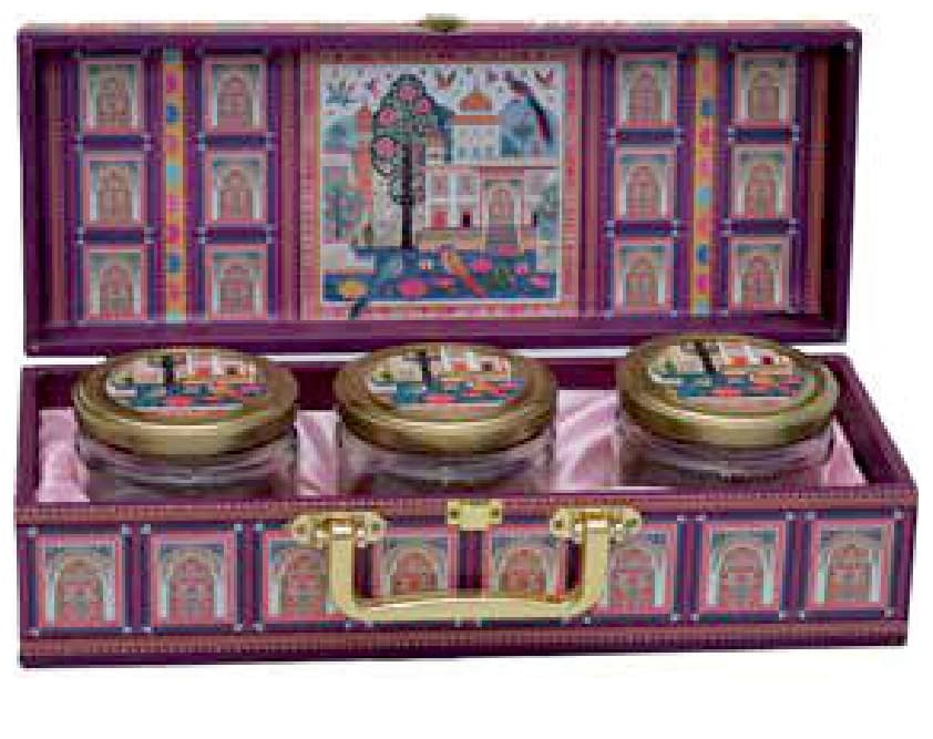 Maharashtra Art Dry Fruit Gift Box - 3 Jars